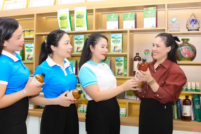 Từ nông sản quê hương nhiều người trẻ bằng phương thức mới đã làm ra nhiều sản phẩm có giá trị kinh tế.