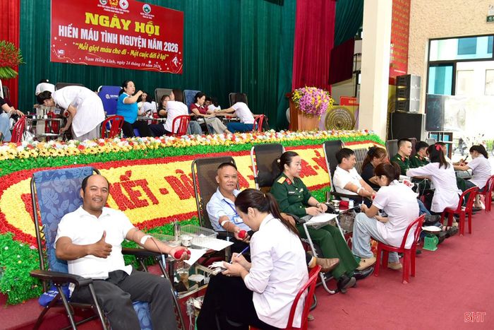 Ngày hội hiến máu tình nguyện năm 2026 tại phường Nam Hồng Lĩnh với thông điệp “Một giọt máu cho đi - Một cuộc đời ở lại” là dịp lan tỏa tinh thần tương thân tương ái, trách nhiệm với cộng đồng.
