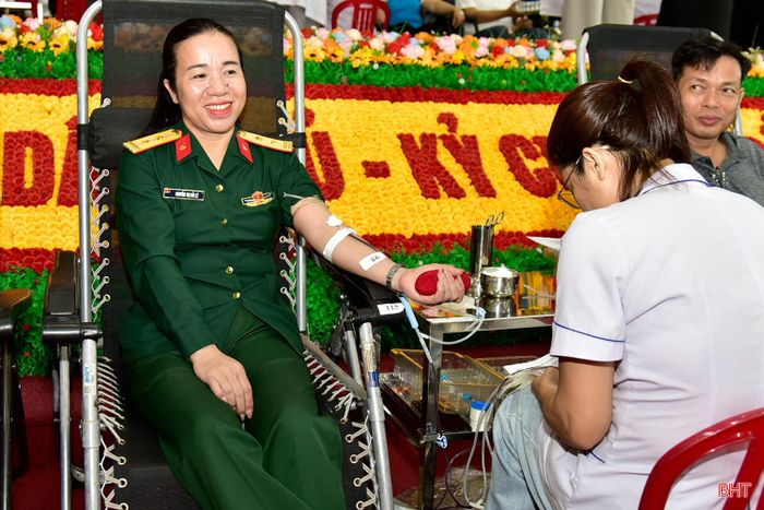 Nhờ làm tốt công tác tổ chức, sắp xếp khoa học và sự hưởng ứng nhiệt tình của tình nguyện viên, ngày hội đã diễn ra đúng trình tự, bảo đảm an toàn sức khỏe cho người hiến máu.