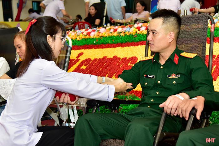 Với tinh thần sẻ chia vì cộng đồng, kết thúc ngày hội, ban tổ chức đã tiếp nhận được 201 đơn vị máu.