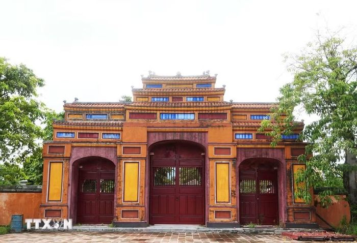 Cổng trước của khu vực Trai Cung thuộc Di tích đàn Nam Giao, thành phố Huế. (Ảnh: Nguyên Lý/TTXVN)