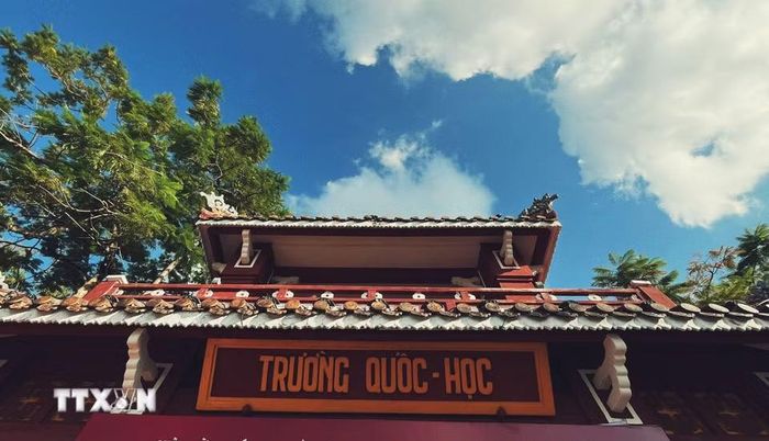 Cổng trường THPT chuyên Quốc Học Huế. (Ảnh: Văn Dũng/TTXVN)
