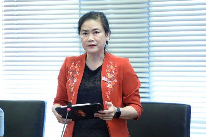 Đại biểu Đỗ Thị Thu Thảo cho rằng cần kiểm soát rủi ro, trách nhiệm giải trình, công khai thông tin và bảo vệ quyền lợi của cộng đồng. (Ảnh: QH)