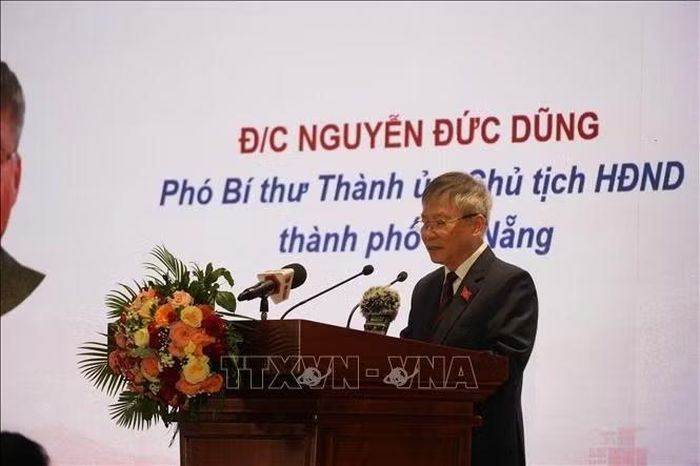 Phó Bí thư Thành ủy, Chủ tịch HĐND thành phố Đà Nẵng Nguyễn Đức Dũng phát biểu tại Diễn đàn.