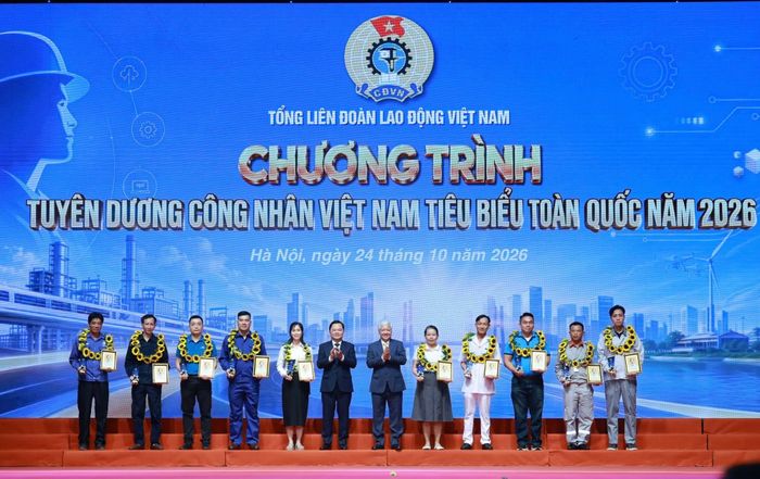Tuyên dương 10 công nhân Việt Nam tiêu biểu năm 2026.