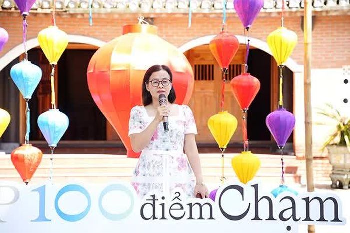 Phó Giám đốc Trung tâm Xúc tiến du lịch Đà Nẵng Huỳnh Thị Hương Lan chia sẻ thông tin về "Top 100 điểm chạm Đà Nẵng năm 2026".