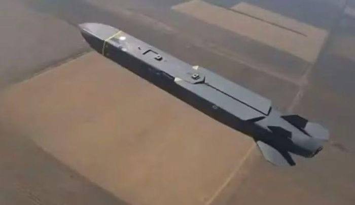 Cảnh phóng tên lửa hành trình Storm Shadow của Anh từ máy bay chiến đấu Su-24 của Ukraine. Ảnh: MW.