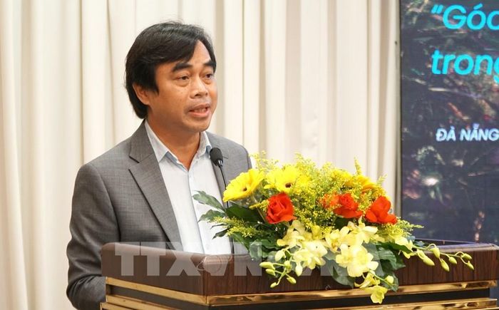 Kiến trúc sư Tô Văn Hùng, Chủ tịch Hội Kiến trúc sư thành phố Đà Nẵng phát biểu tại Tọa đàm. Ảnh: Quốc Dũng - TTXVN