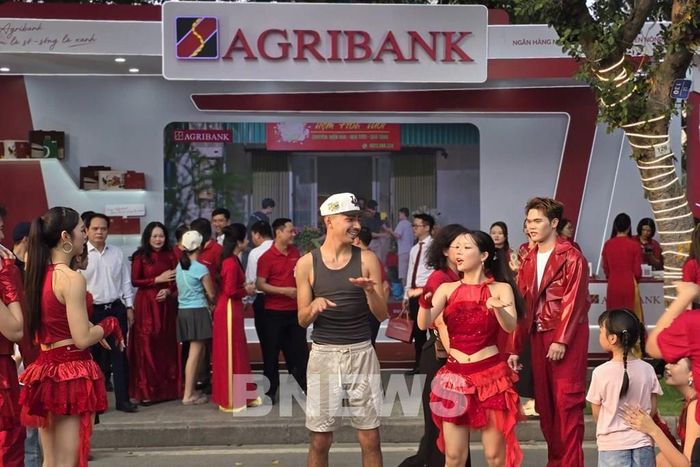 Không chỉ thu hút người dân trong nước, sự kiện còn hấp dẫn cả khách du lịch nước ngoài tham gia các hoạt động trải nghiệm. Ảnh: Lê Phương/Bnews/vnanet.vn