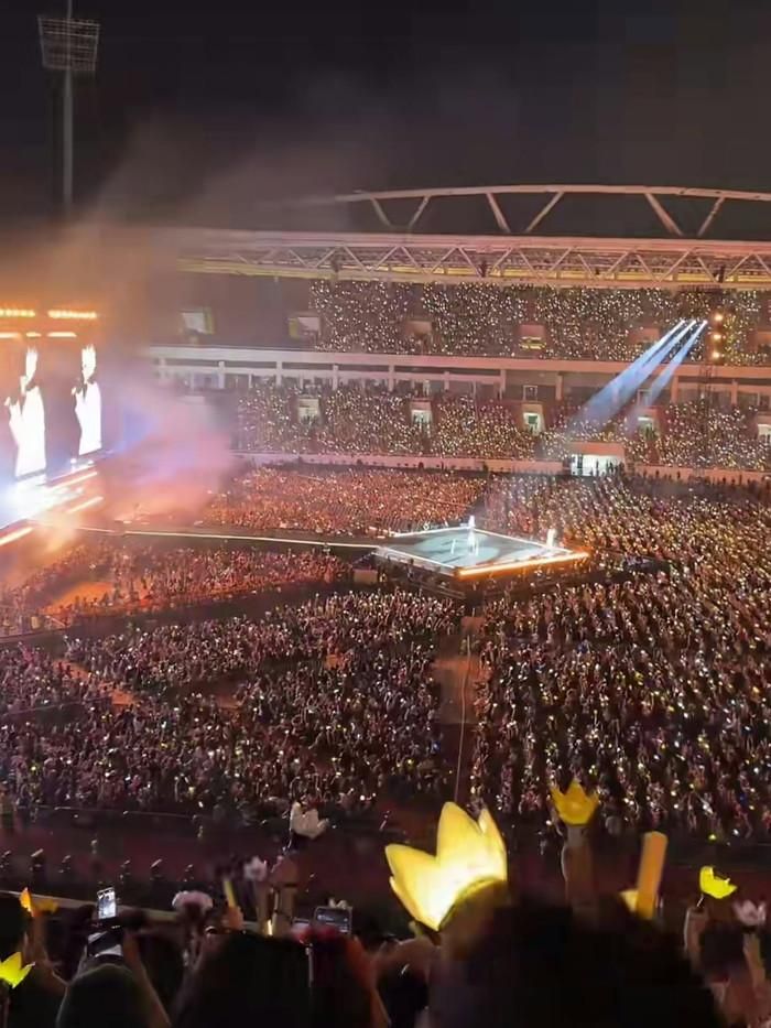 19h:55: BIGBANG gửi lời chào fan Việt