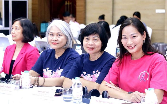 Ban Chủ nhiệm Mạng lưới Câu lạc bộ Phụ nữ kiên cường