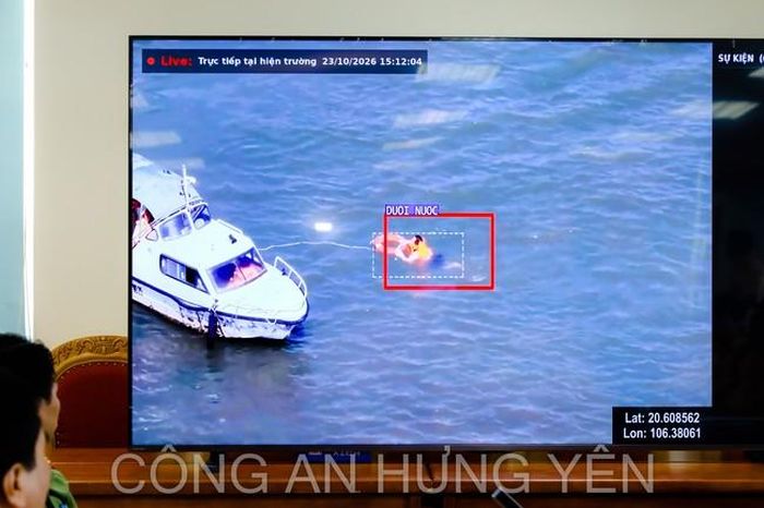 UAV ghi nhận tình huống người gặp nạn dưới nước, minh họa khả năng hỗ trợ tìm kiếm, cứu nạn.