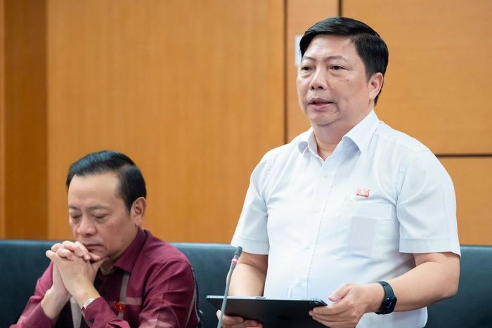 Đại biểu Nguyễn Vũ Trung, đoàn đại biểu TP HCM