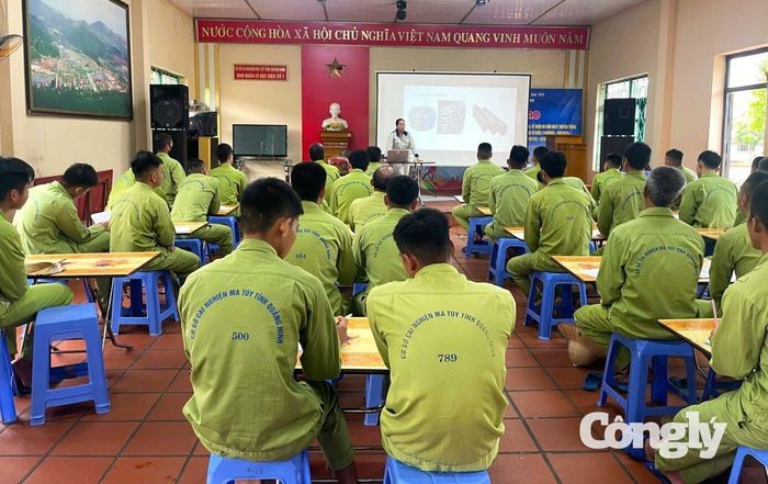 Quản lý sau cai nghiện ma túy, đồng hành với người sau cai nghiện tái hòa nhập cộng đồng.