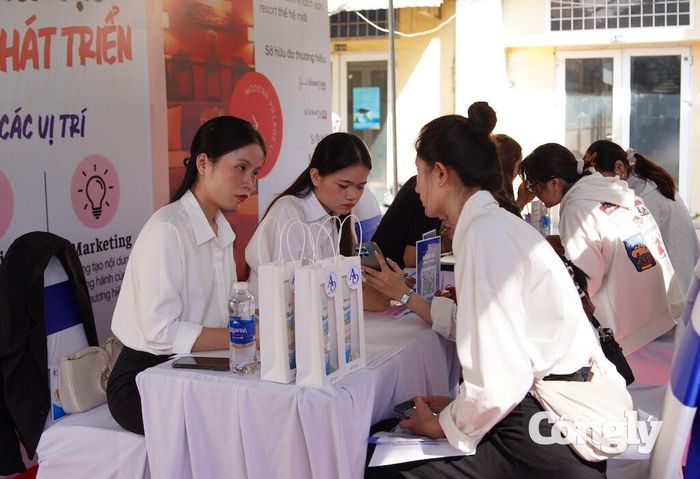 Ngày hội mang đến 3.500 chỉ tiêu tuyển dụng trong và ngoài nước, thuộc nhiều lĩnh vực.
