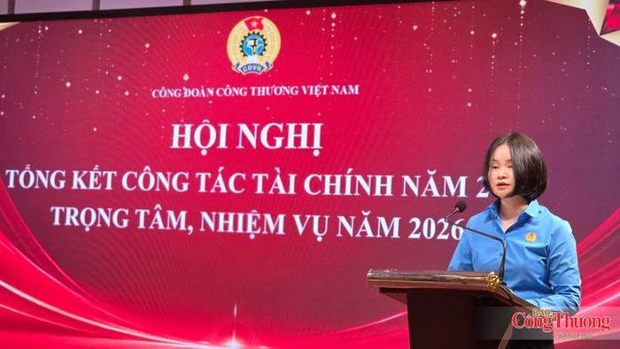 Đại diện công đoàn tập đoàn kinh tế, tổng công ty trực thuộc đã có nhiều bài tham luận tại hội nghị.