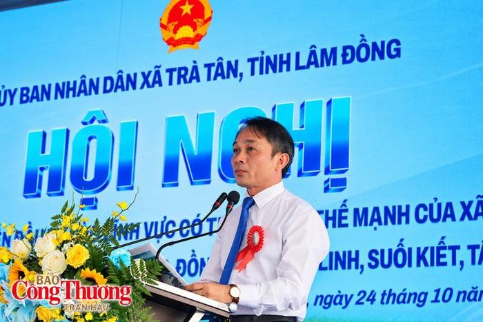 Ông Nguyễn Văn Trí, Bí thư Đảng ủy, Chủ tịch HĐND xã Trà Tân phát biểu khai mạc hội nghị