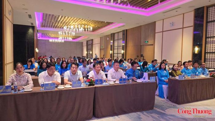 Công đoàn Công Thương Việt Nam tổ chức Hội nghị tổng kết khối các trường đại học, cao đẳng năm học 2025 - 2026, triển khai nhiệm vụ trọng tâm năm học 2026 - 2027.