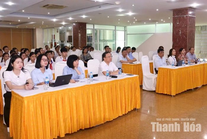 Các đại biểu dự hội nghị.