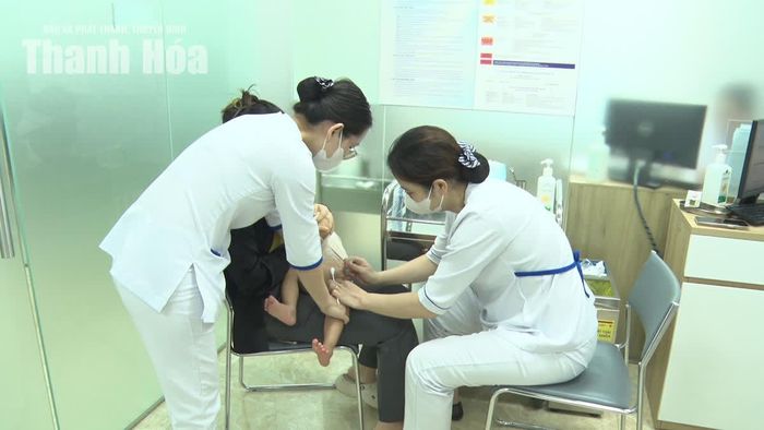 Tiêm vắc xin đầy đủ, đúng lịch là biện pháp phòng viêm não Nhật Bản hiệu quả nhất cho trẻ.