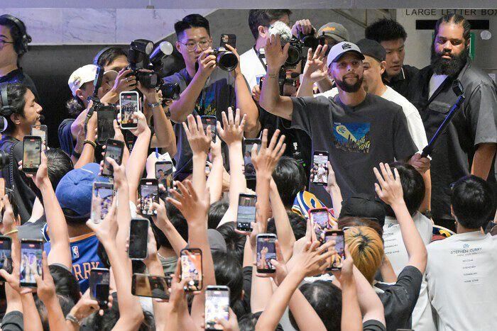 Ngôi sao bóng rổ Stephen Curry tại sự kiện của Li-Ning ở Hong Kong. (Ảnh: Getty Images).