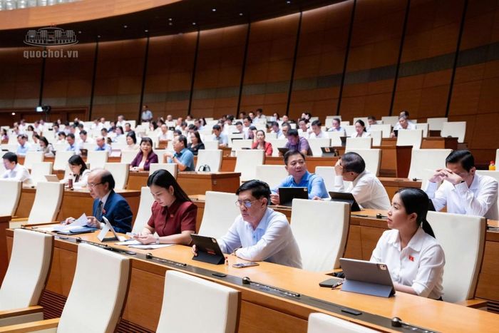 Các đại biểu tham dự tại hội trường. Ảnh: Cổng thông tin điện tử Quốc hội.