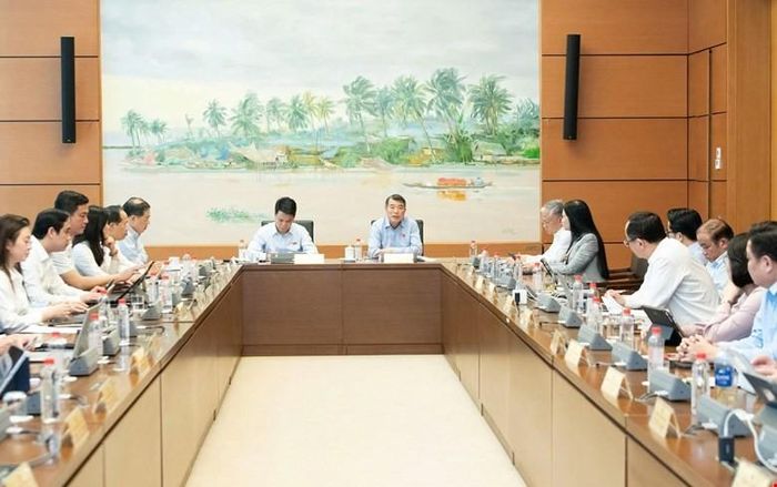 Phiên thảo luận tổ chiều 24/10. Ảnh: Quốc hội Media.