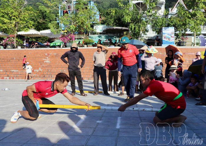 Môn đẩy gậy có 27 vận động viên tham gia tại 6 nội dung.