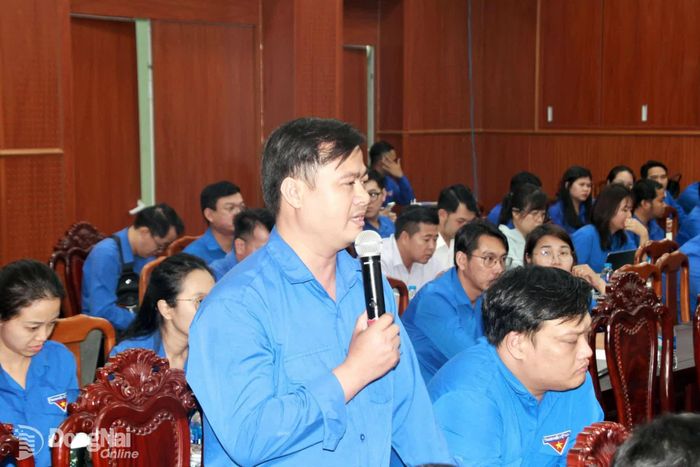 Đại diện cán bộ Đoàn chủ chốt trao đổi ý kiến tại hội nghị. Ảnh: Nga Sơn