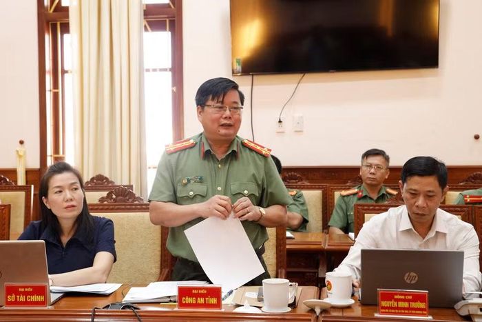  Đại tá Nguyễn Chí Linh - Phó Giám đốc Công an tỉnh tham gia ý kiến về công tác tuyển chọn công dân thực hiện nghĩa vụ CAND năm 2027. Ảnh: Hồng Phúc 