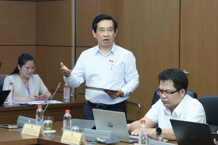  Theo ĐB Nguyễn Văn Cảnh, các quy định về hợp tác quốc tế trong dự thảo hiện được bố trí rải rác ở nhiều điều, chưa tạo thành một nhóm chính sách thống nhất. Ảnh: Đoàn ĐBQH tỉnh Gia Lai 