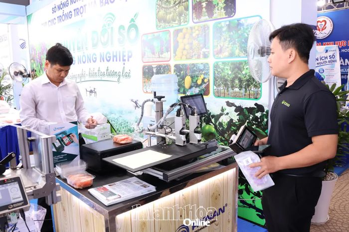 Trải nghiệm thiết bị nông nghiệp thông minh.