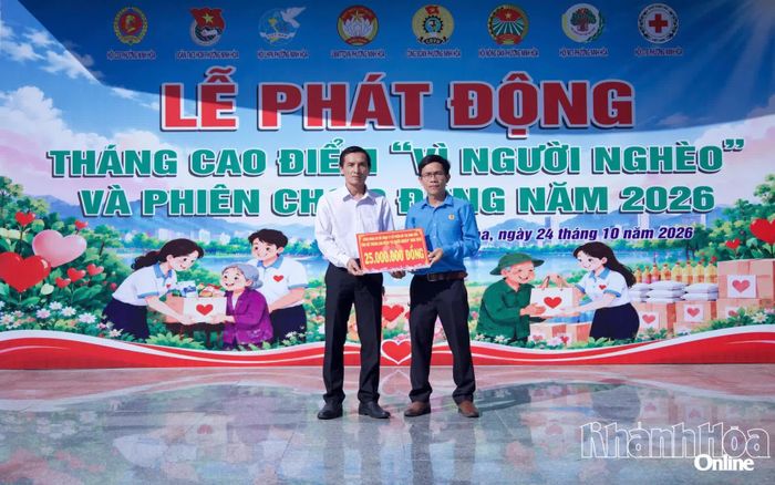 Công ty Cổ phần Đô thị Ninh Hòa ủng hộ kinh phí cho Quỹ "Vì người nghèo".