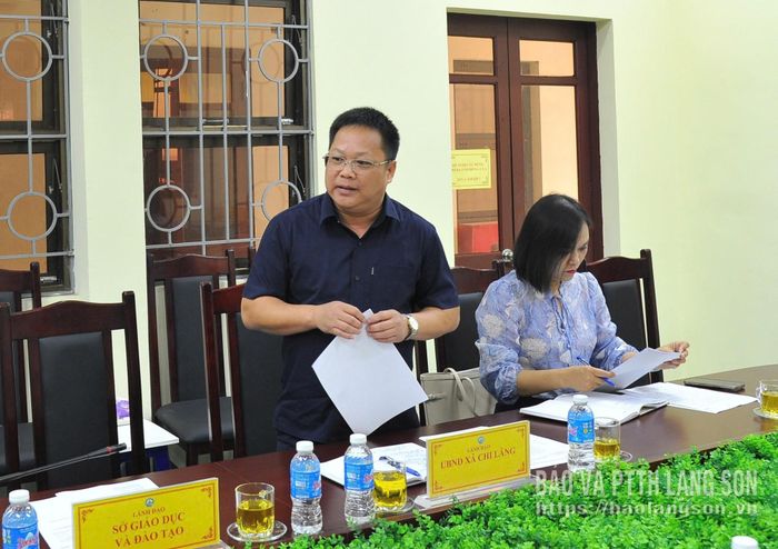 Lãnh đạo UBND xã Chi Lăng phát biểu ý kiến tại cuộc họp