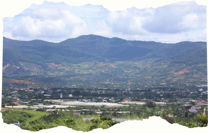 Nửa thế kỷ trôi qua, các thế hệ nối tiếp nhau gìn giữ truyền thống cần cù, phát huy tinh thần sáng tạo, chung sức phát triển quê hương. Nghĩa tình Hà Nội - Lâm Đồng vì thế không chỉ được lưu giữ trong ký ức, mà còn tiếp tục được vun đắp bằng những việc làm thiết thực và khát vọng dựng xây tương lai