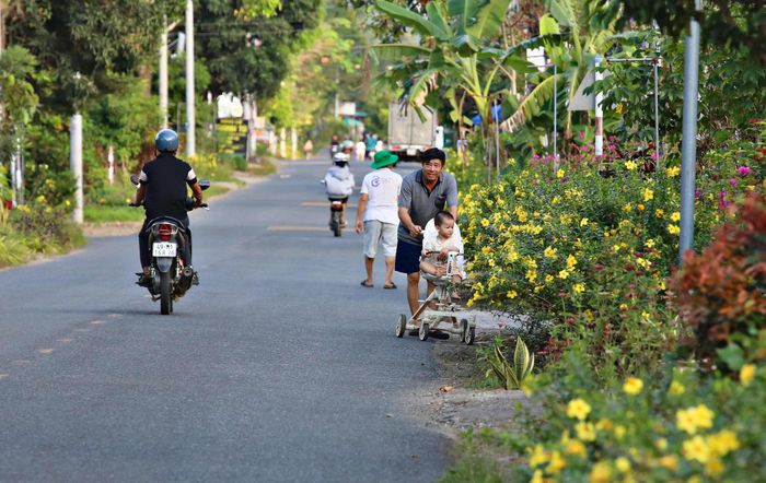 Người dân hài lòng với cuộc sống hiện tại trên quê hương Đạ Tẻh
