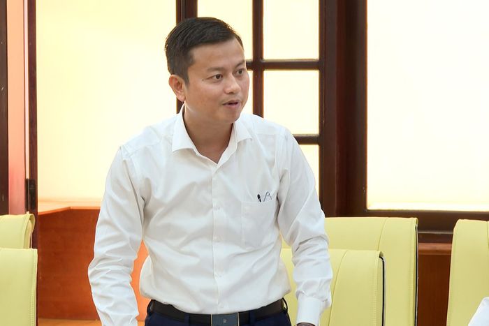 Ông Nguyễn Vĩnh Bình, Giám đốc Ban Quản lý dự án đầu tư xây dựng khu vực Đắk R’lấp, đề nghị Sở Nông nghiệp và Môi trường hướng dẫn biện pháp hỗ trợ các trường hợp không thu hồi đất nhưng bị ảnh hưởng bởi hành lang bảo vệ, vành đai an toàn công trình