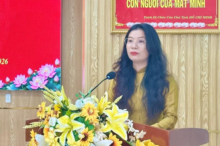 Bí thư Đảng ủy xã Kiến Đức Võ Thị Kiều Linh phát biểu nhận nhiệm vụ mới