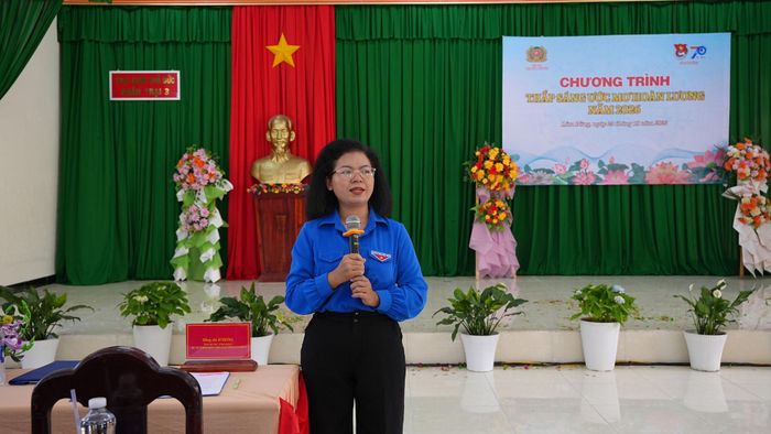 Phó Bí thư Tỉnh Đoàn, Chủ tịch Hội Liên hiệp Thanh niên Việt Nam tỉnh H’Hồng phát biểu tại chương trình