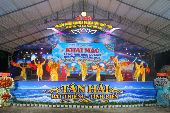 Rực rỡ đêm khai mạc