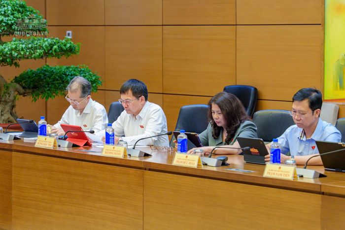 ĐBQH tỉnh Lâm Đồng tham dự tại phiên thảo luận tổ. (Ảnh: Quốc hội)