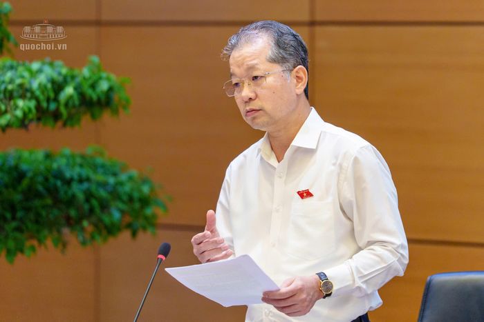 Đại biểu Nguyễn Văn Quảng, Bí thư Trung ương Đảng, Chánh án Tòa án nhân dân tối cao, ĐBQH tỉnh Lâm Đồng phát biểu tại phiên thảo luận tổ. (Ảnh: Quốc hội)
