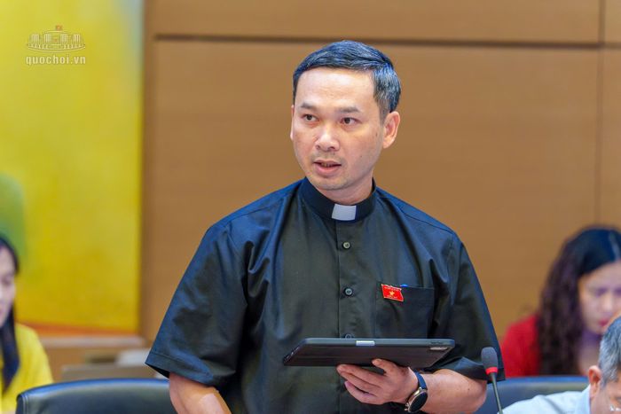 Đại biểu Lê Nguyên Thao, Đoàn ĐBQH tỉnh Lâm Đồng phát biểu tại phiên thảo luận tổ. (Ảnh: Quốc hội)