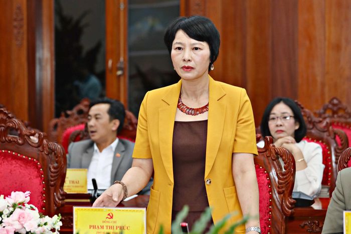 Đồng chí Phạm Thị Phúc, Phó Bí thư Tỉnh ủy, Chủ tịch Ủy ban MTTQ Việt Nam tỉnh Lâm Đồng phát biểu tại hội nghị