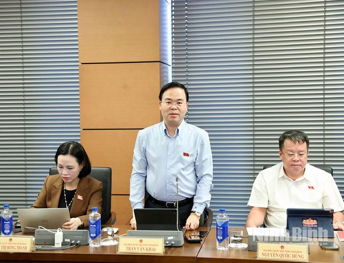 Đại biểu Trần Văn Khải, Phó Chủ nhiệm Ủy ban Khoa học, Công nghệ và Môi trường của Quốc hội phát biểu thảo luận.