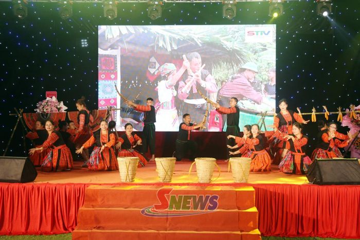 Tiết mục văn nghệ tại ngày hội