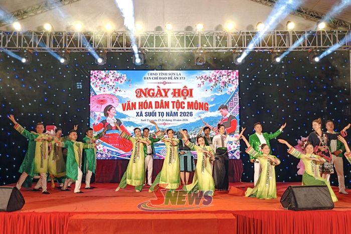 Tiết mục hát múa Sơn La bừng sáng tương lai