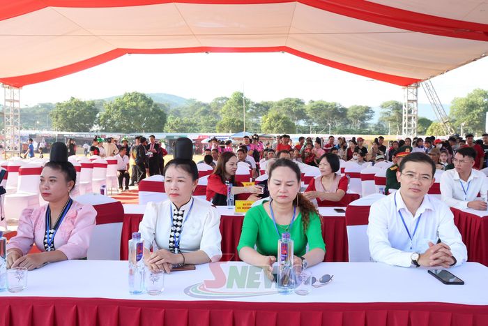 Các đại biểu tham dự khai mạc thi đấu các môn thể thao.