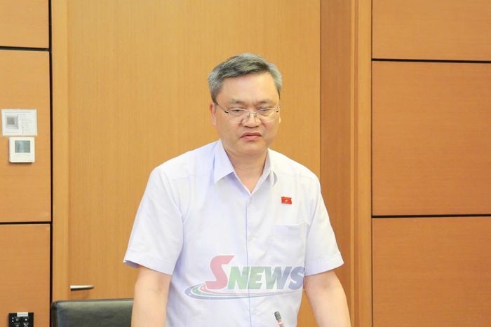 Đại biểu Quàng Văn Hương phát biểu