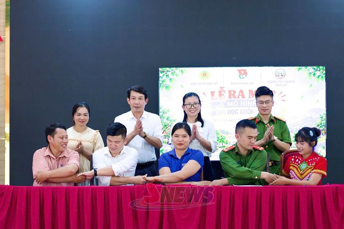 Trường Phổ thông nội trú TH&THCS Lóng Sập ra mắt mô hình “Trường học không ma túy”. Ảnh: Công an tỉnh Sơn La.